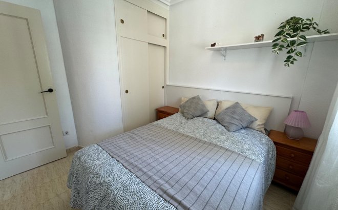 Herverkoop - Bungalow -
Torrevieja - La Siesta - El Salado - Torreta
