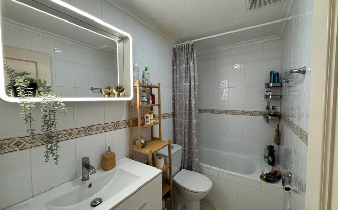 Herverkoop - Bungalow -
Torrevieja - La Siesta - El Salado - Torreta
