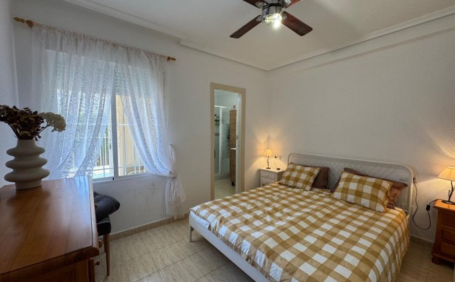 Herverkoop - Bungalow -
Torrevieja - La Siesta - El Salado - Torreta