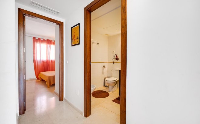 Revente - Appartement -
Torrevieja - Punta Prima
