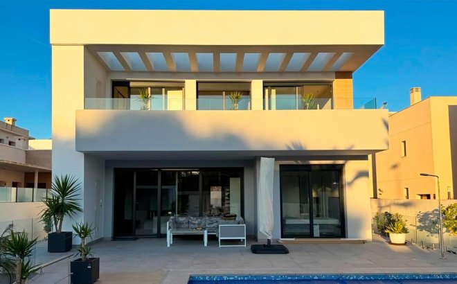 Resale - Villa -
Rojales - Ciudad Quesada