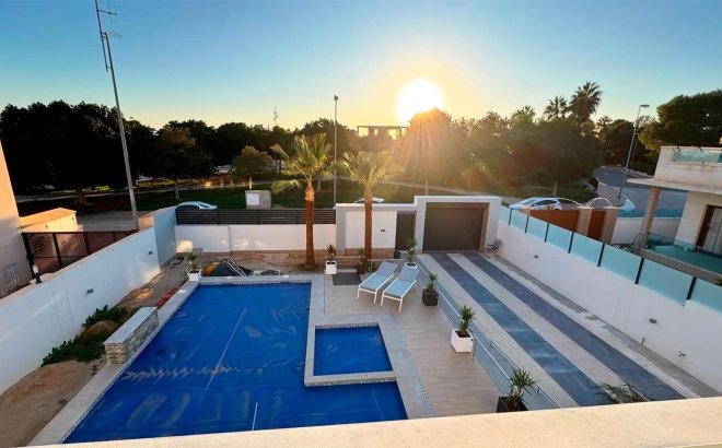 Resale - Villa -
Rojales - Ciudad Quesada