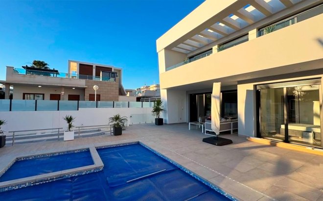 Resale - Villa -
Rojales - Ciudad Quesada