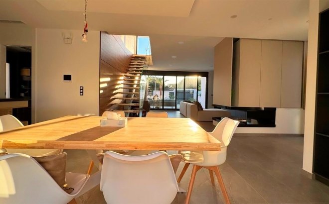 Resale - Villa -
Rojales - Ciudad Quesada