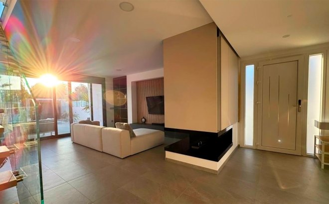 Resale - Villa -
Rojales - Ciudad Quesada
