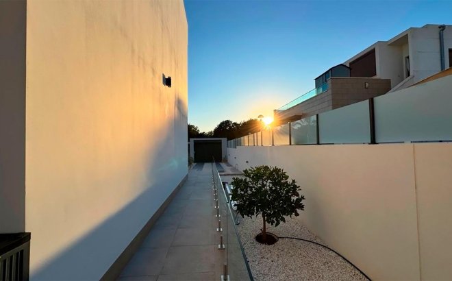 Resale - Villa -
Rojales - Ciudad Quesada