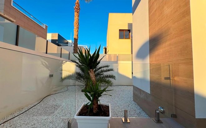 Resale - Villa -
Rojales - Ciudad Quesada