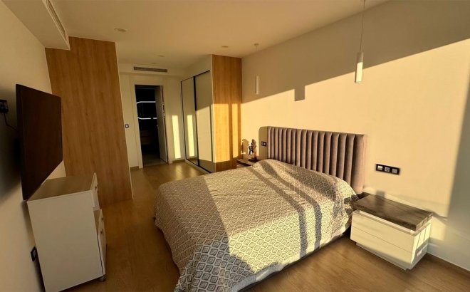 Resale - Villa -
Rojales - Ciudad Quesada
