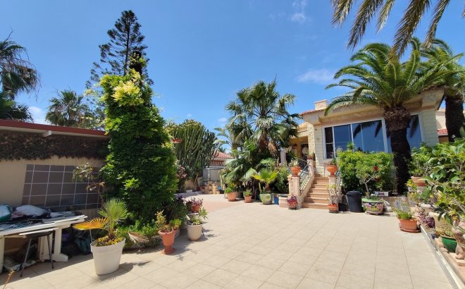 Resale - Villa -
Ciudad Quesada - Costa Blanca