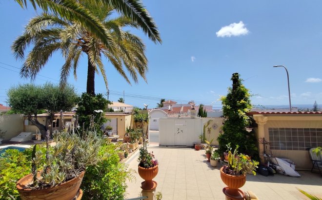 Resale - Villa -
Ciudad Quesada - Costa Blanca