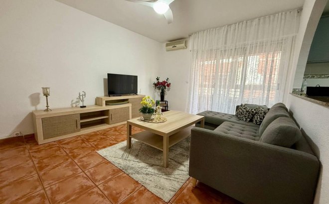 Herverkoop - Appartement -
Torrevieja - Playa del Cura