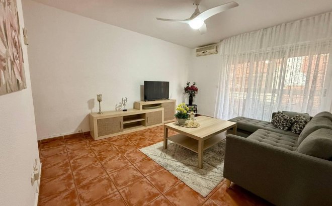 Herverkoop - Appartement -
Torrevieja - Playa del Cura