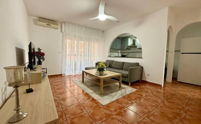 Herverkoop - Appartement -
Torrevieja - Playa del Cura