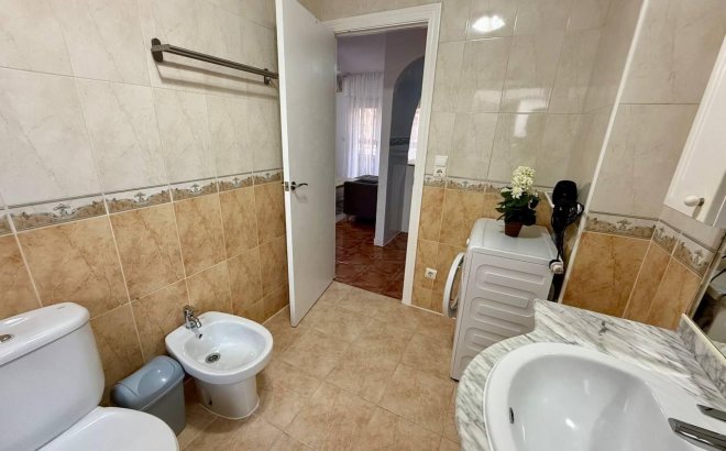 Herverkoop - Appartement -
Torrevieja - Playa del Cura