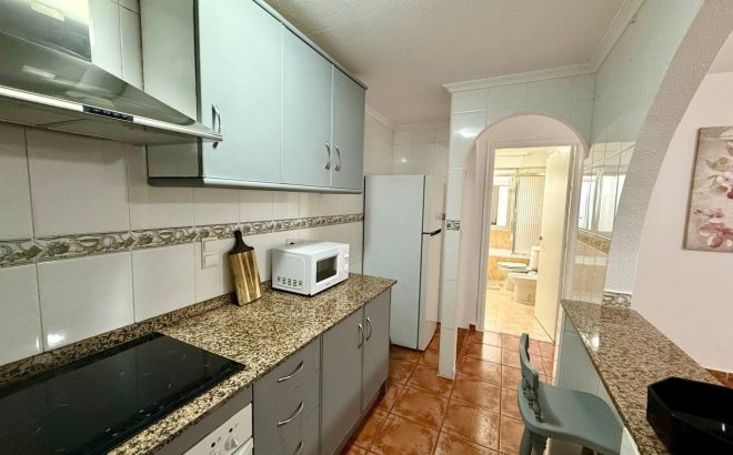 Herverkoop - Appartement -
Torrevieja - Playa del Cura