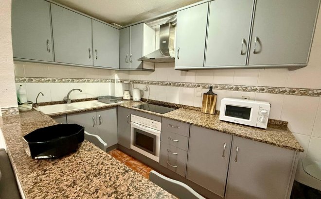 Herverkoop - Appartement -
Torrevieja - Playa del Cura