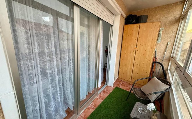Herverkoop - Appartement -
Torrevieja - Playa del Cura