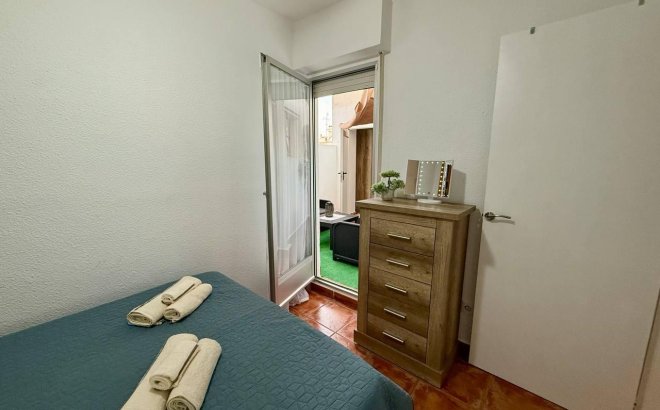 Herverkoop - Appartement -
Torrevieja - Playa del Cura