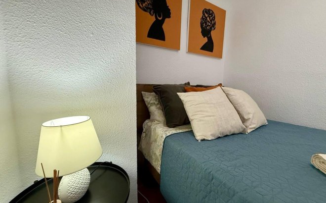 Herverkoop - Appartement -
Torrevieja - Playa del Cura