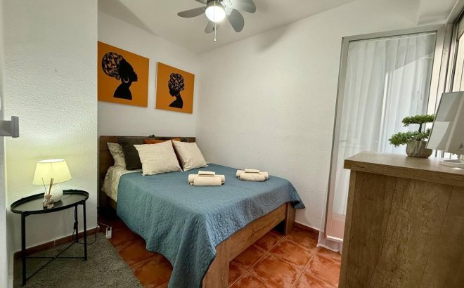 Herverkoop - Appartement -
Torrevieja - Playa del Cura