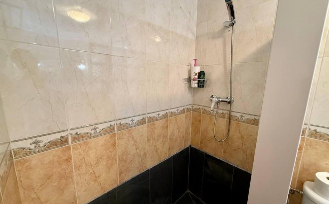 Herverkoop - Appartement -
Torrevieja - Playa del Cura