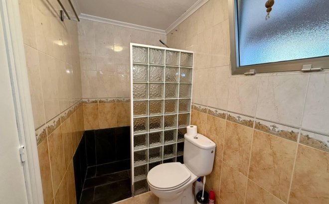 Herverkoop - Appartement -
Torrevieja - Playa del Cura