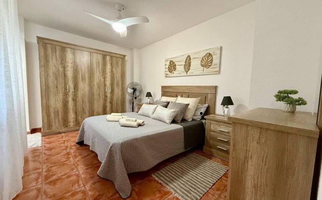 Herverkoop - Appartement -
Torrevieja - Playa del Cura