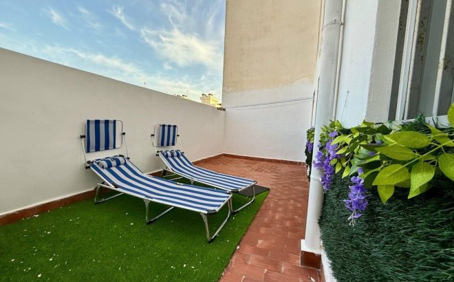 Herverkoop - Appartement -
Torrevieja - Playa del Cura