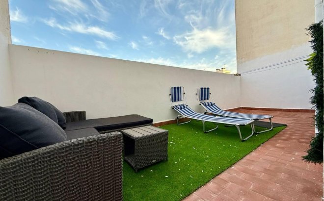 Herverkoop - Appartement -
Torrevieja - Playa del Cura
