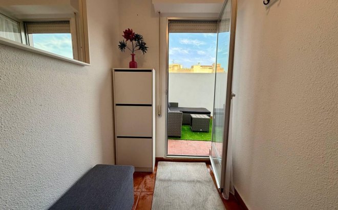 Herverkoop - Appartement -
Torrevieja - Playa del Cura