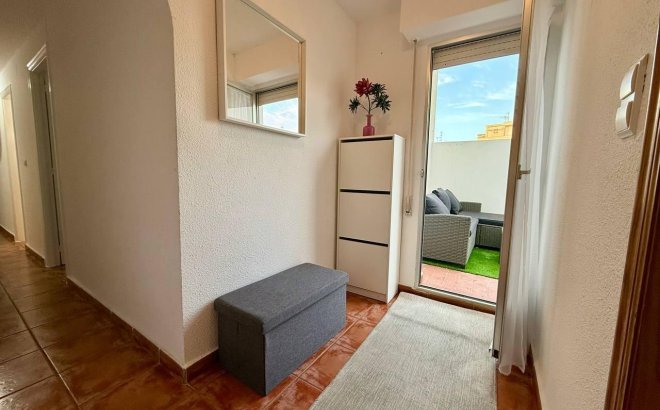 Herverkoop - Appartement -
Torrevieja - Playa del Cura