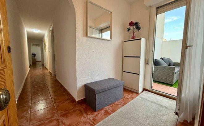 Herverkoop - Appartement -
Torrevieja - Playa del Cura