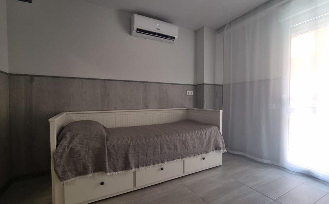 Revente - Appartement -
Torrevieja - Centro