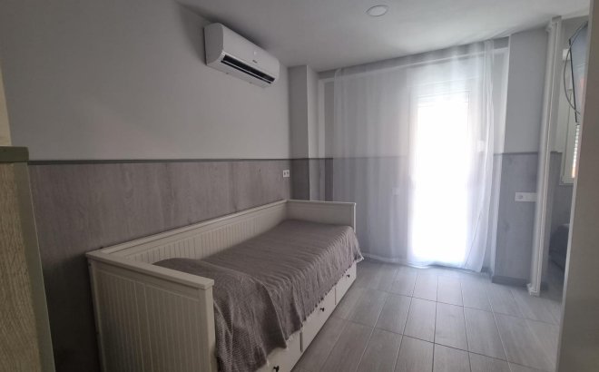 Revente - Appartement -
Torrevieja - Centro