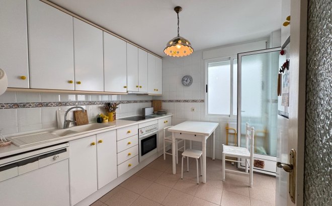 Resale - Apartment -
Torrevieja - Playa del Cura