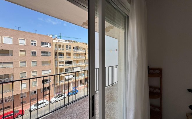 Resale - Apartment -
Torrevieja - Playa del Cura