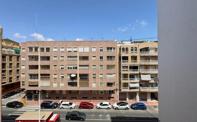 Resale - Apartment -
Torrevieja - Playa del Cura
