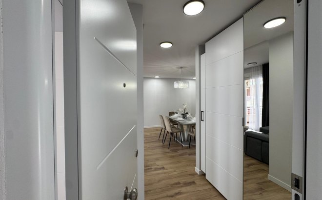 Revente - Appartement -
Torrevieja - Playa del Cura