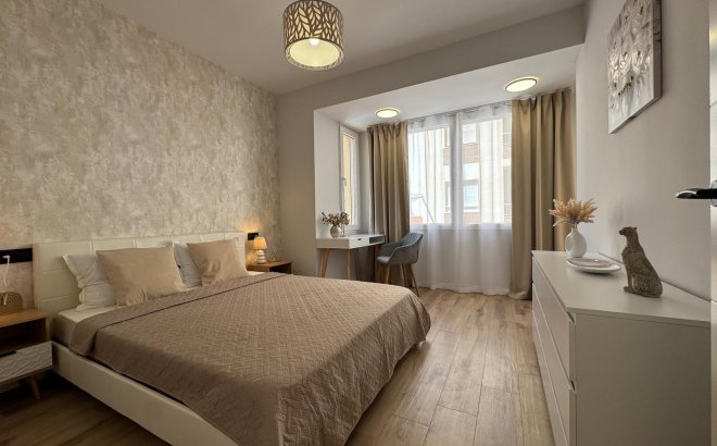 Revente - Appartement -
Torrevieja - Playa del Cura