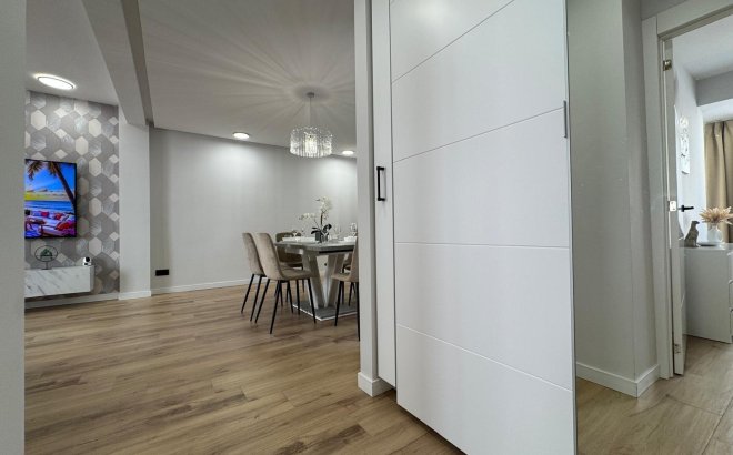 Revente - Appartement -
Torrevieja - Playa del Cura