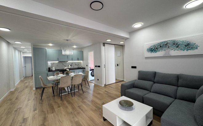 Revente - Appartement -
Torrevieja - Playa del Cura