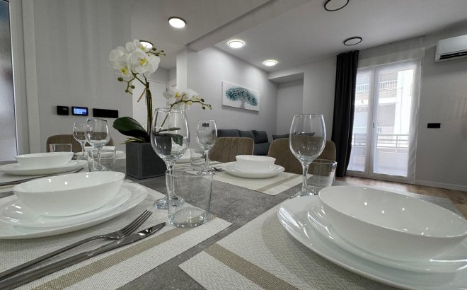 Revente - Appartement -
Torrevieja - Playa del Cura