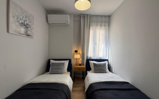 Revente - Appartement -
Torrevieja - Playa del Cura