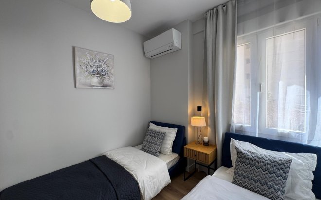 Revente - Appartement -
Torrevieja - Playa del Cura