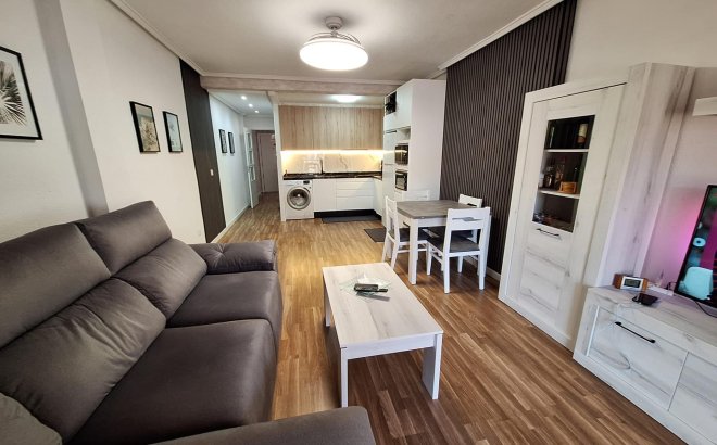 Herverkoop - Appartement -
Torrevieja - Centro