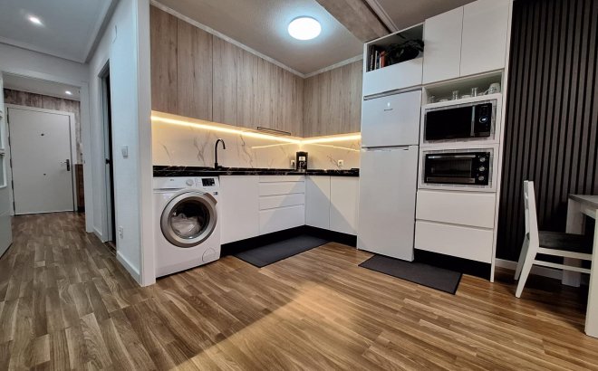 Herverkoop - Appartement -
Torrevieja - Centro