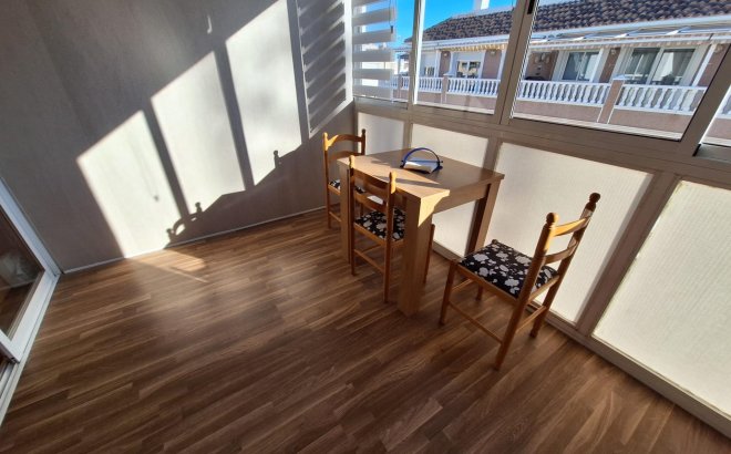 Herverkoop - Appartement -
Torrevieja - Centro