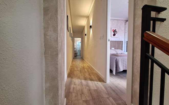 Herverkoop - Appartement -
Torrevieja - Centro