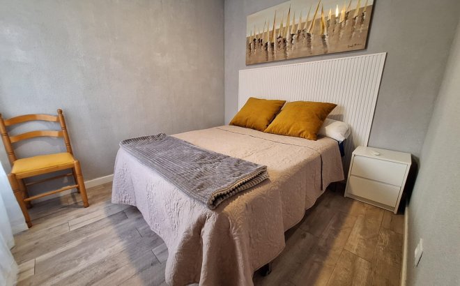 Herverkoop - Appartement -
Torrevieja - Centro