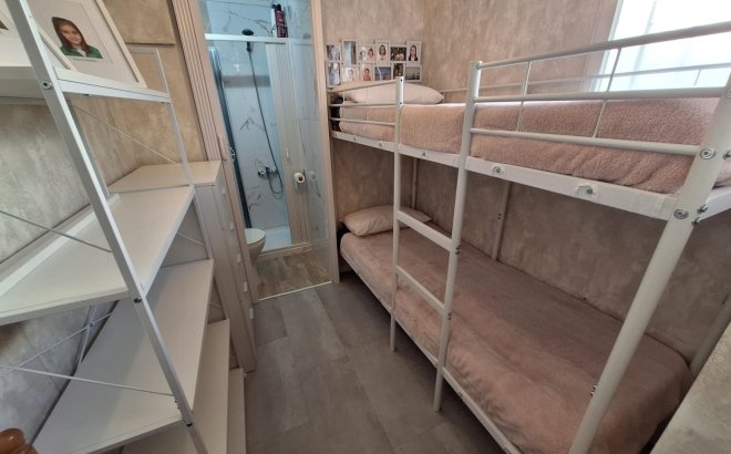 Herverkoop - Appartement -
Torrevieja - Centro